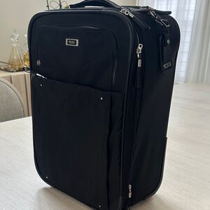Tumi Black Travel Bag 🖤🖤🖤